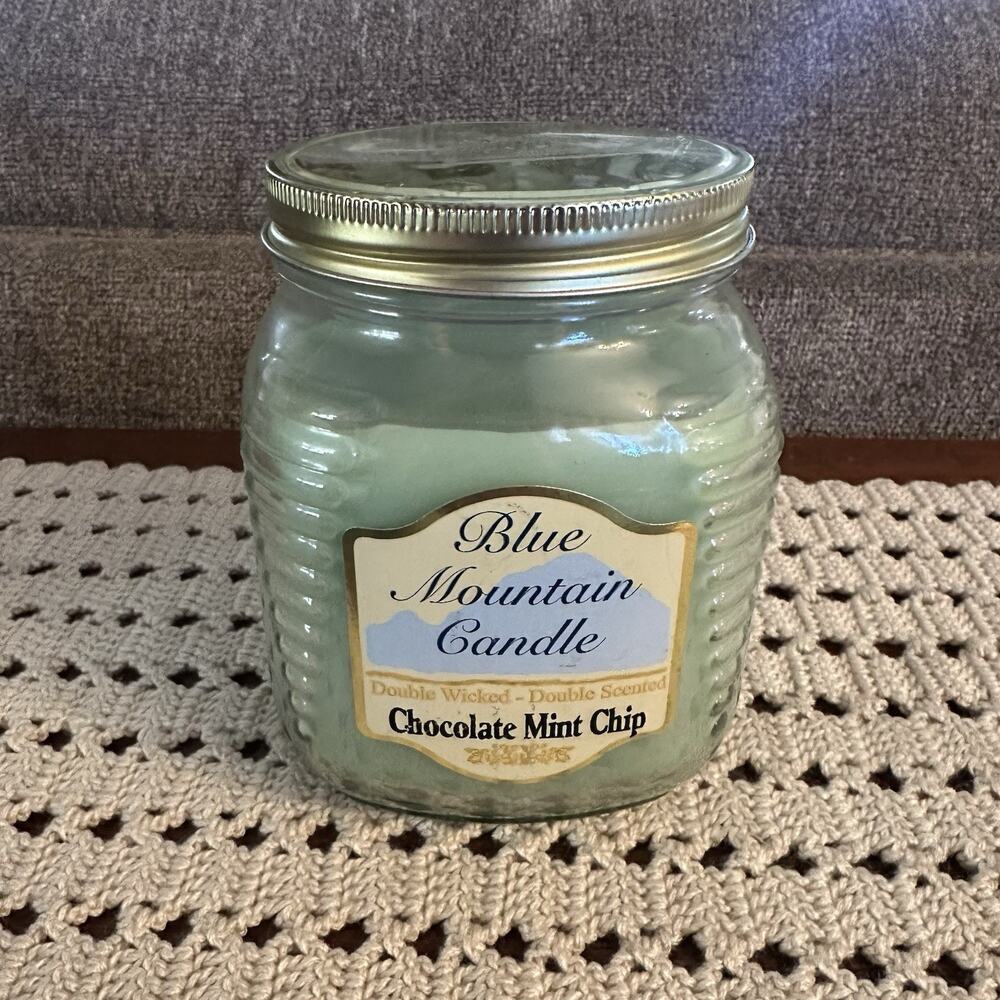 Blue Mountain Large Jar Candle‎ Double Wicked 5" Chocolate Mint Chip Scented